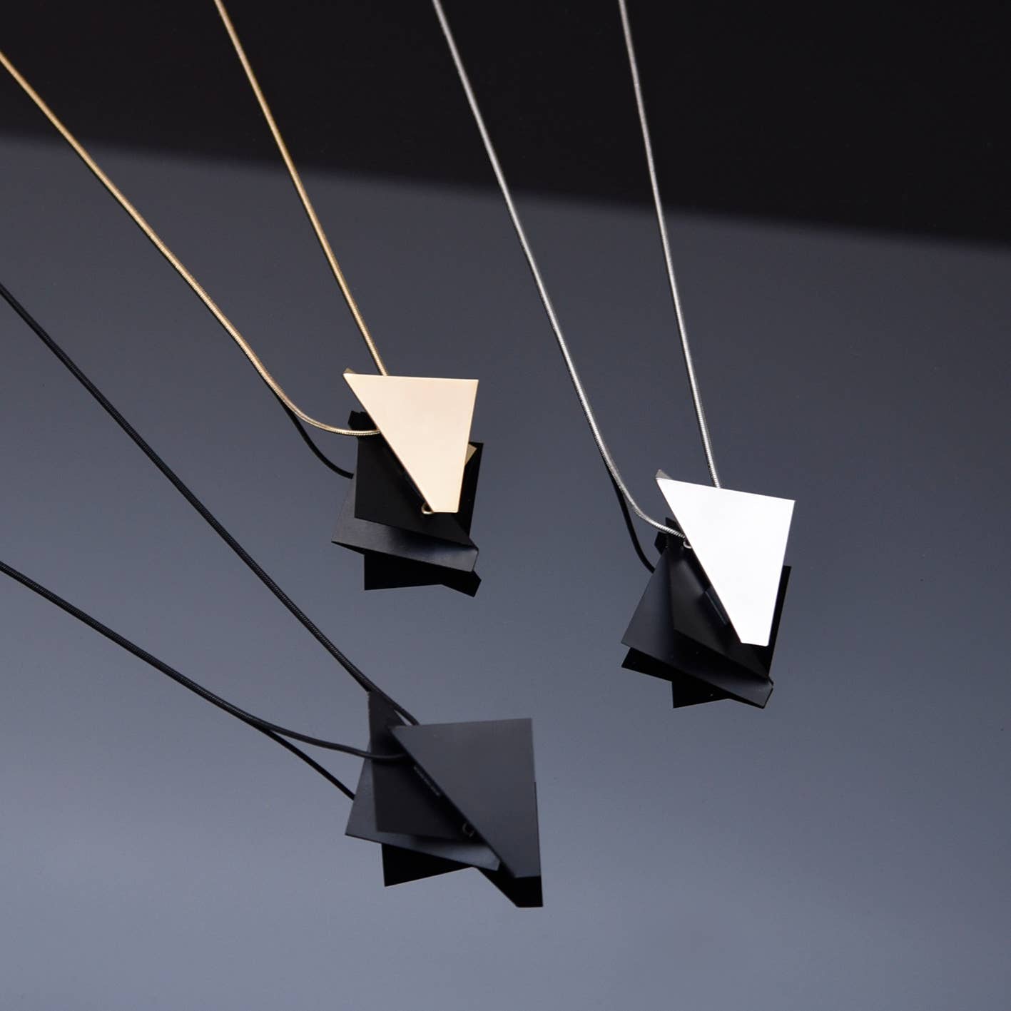 Val Necklace: Silver Black