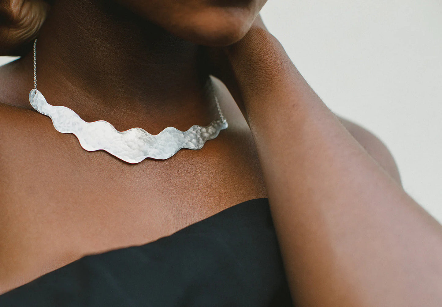 Enarmoured Wave Collar
