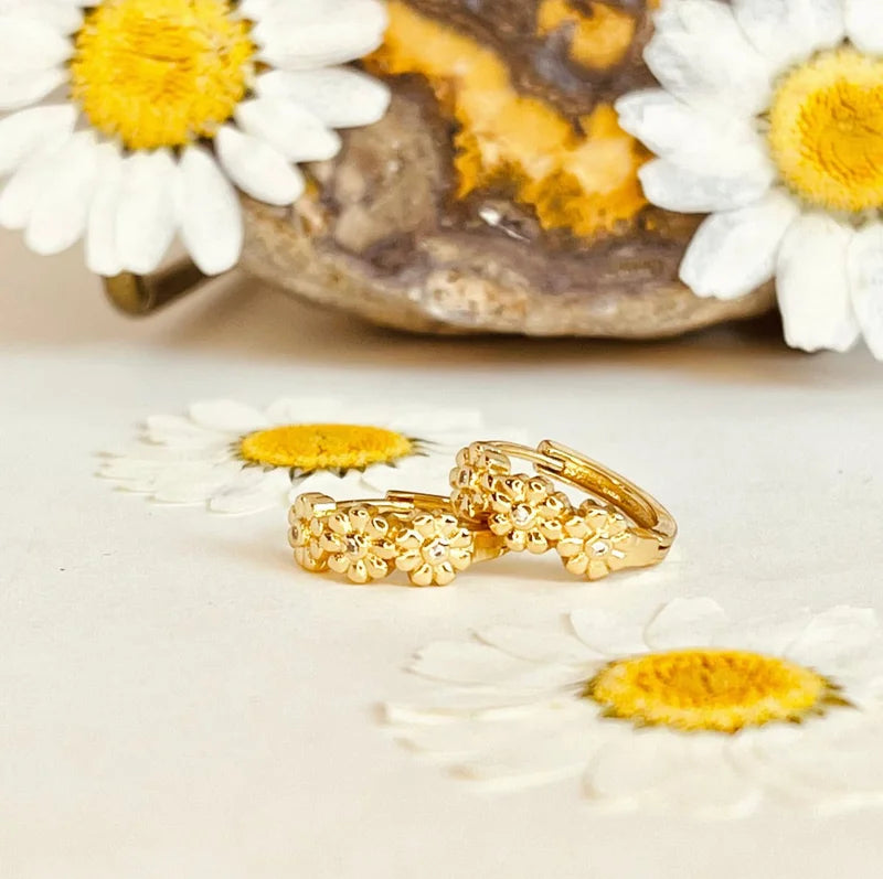 Daisy Huggie Hoops