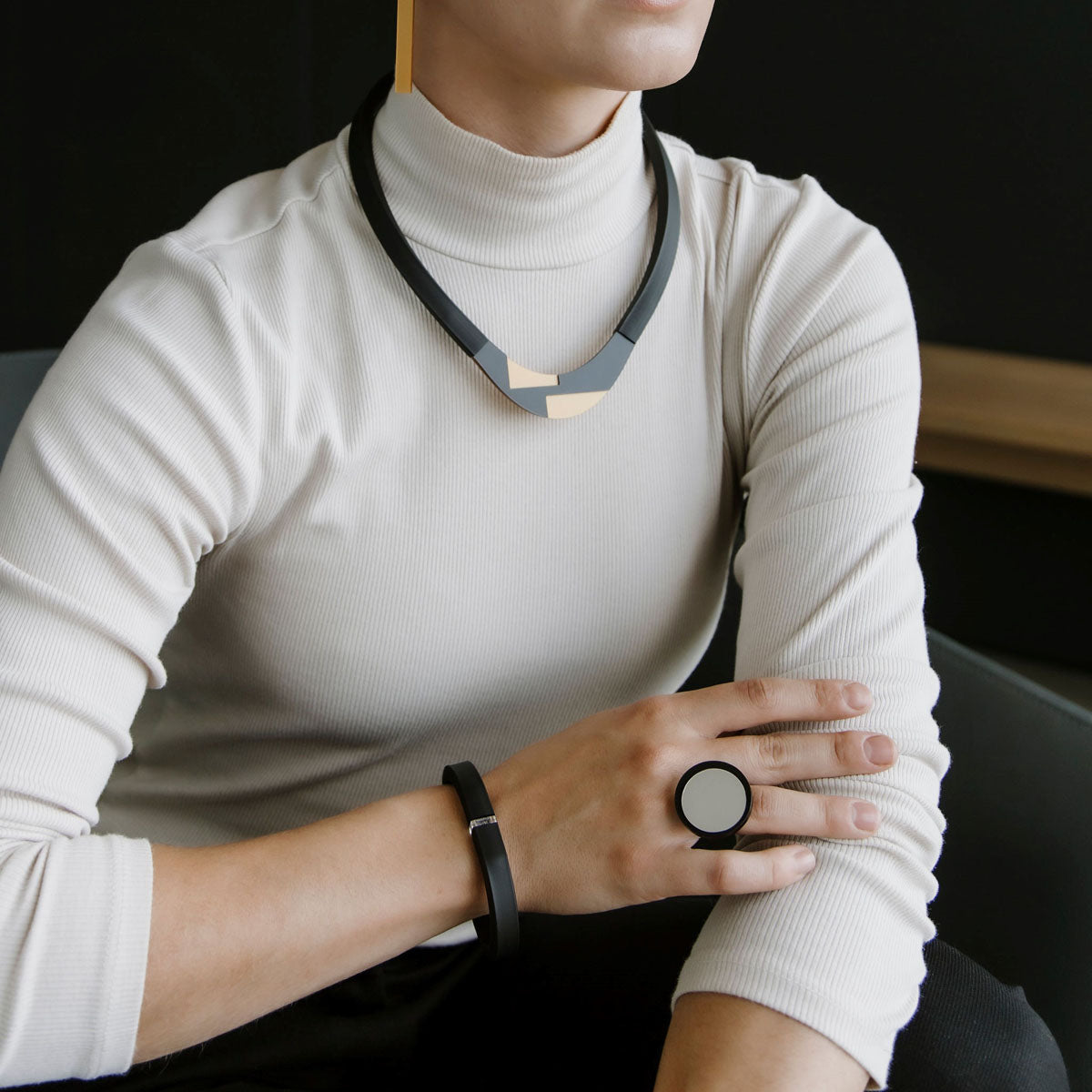 Alt&GO Amy Ring - Black and Grey M