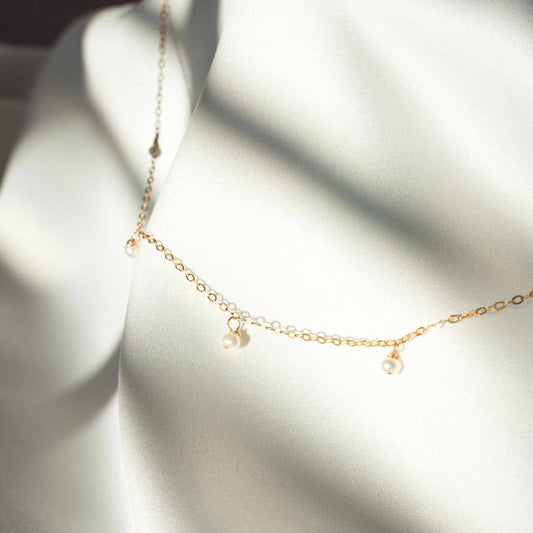 Primrose Necklace: White (Natural Freshwater Pearls) / Gold Filled