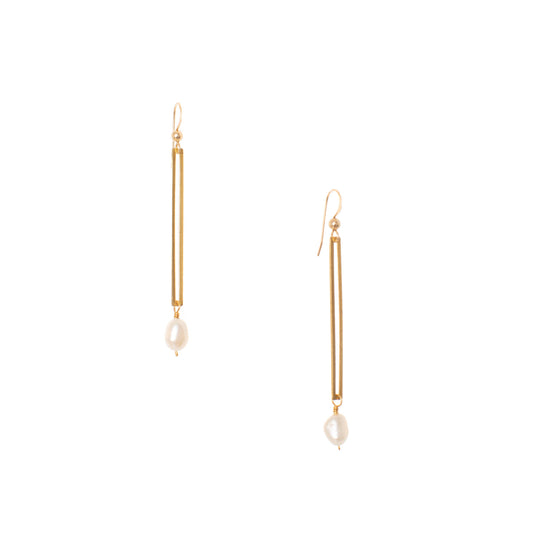 Classic Isla Earrings: Freshwater Pearl