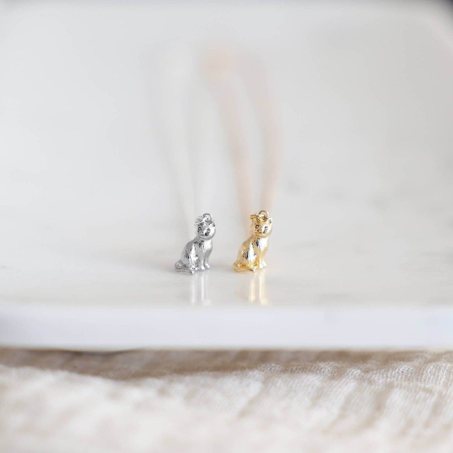 Cat Necklace: Silver