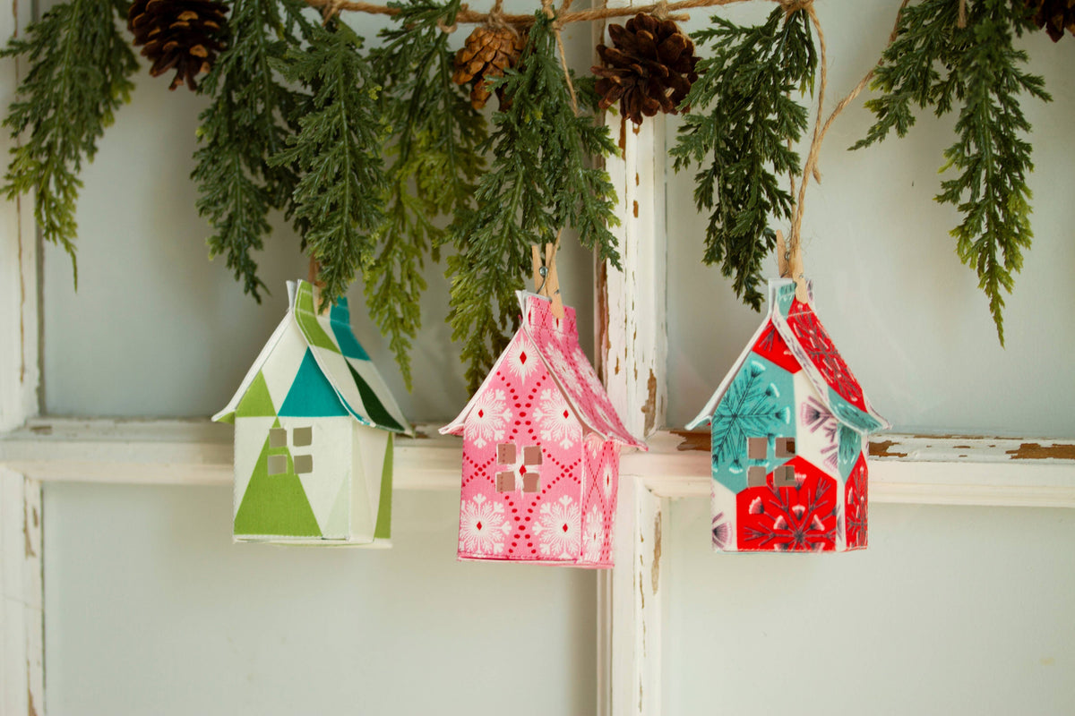 Holiday Fabric House Luminary: Ornaments (green)