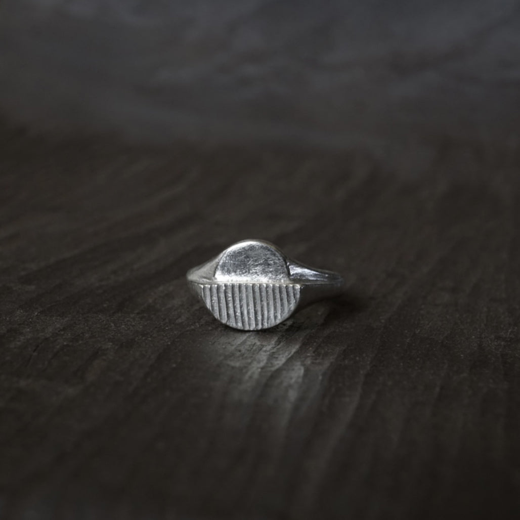 Horizon Signet Ring