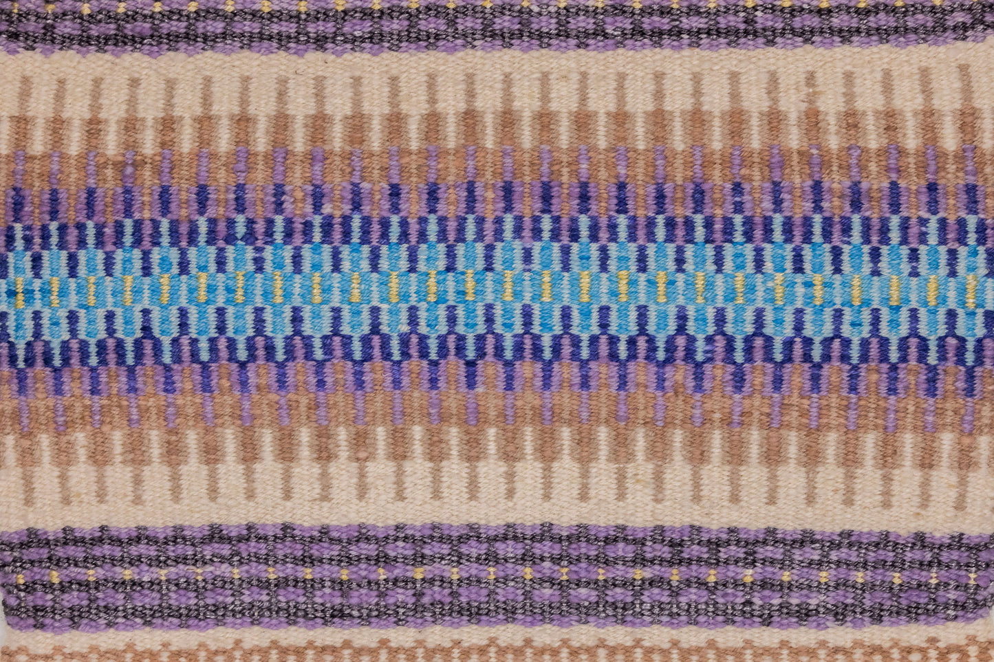 Field in Winter Medium Square Weaving