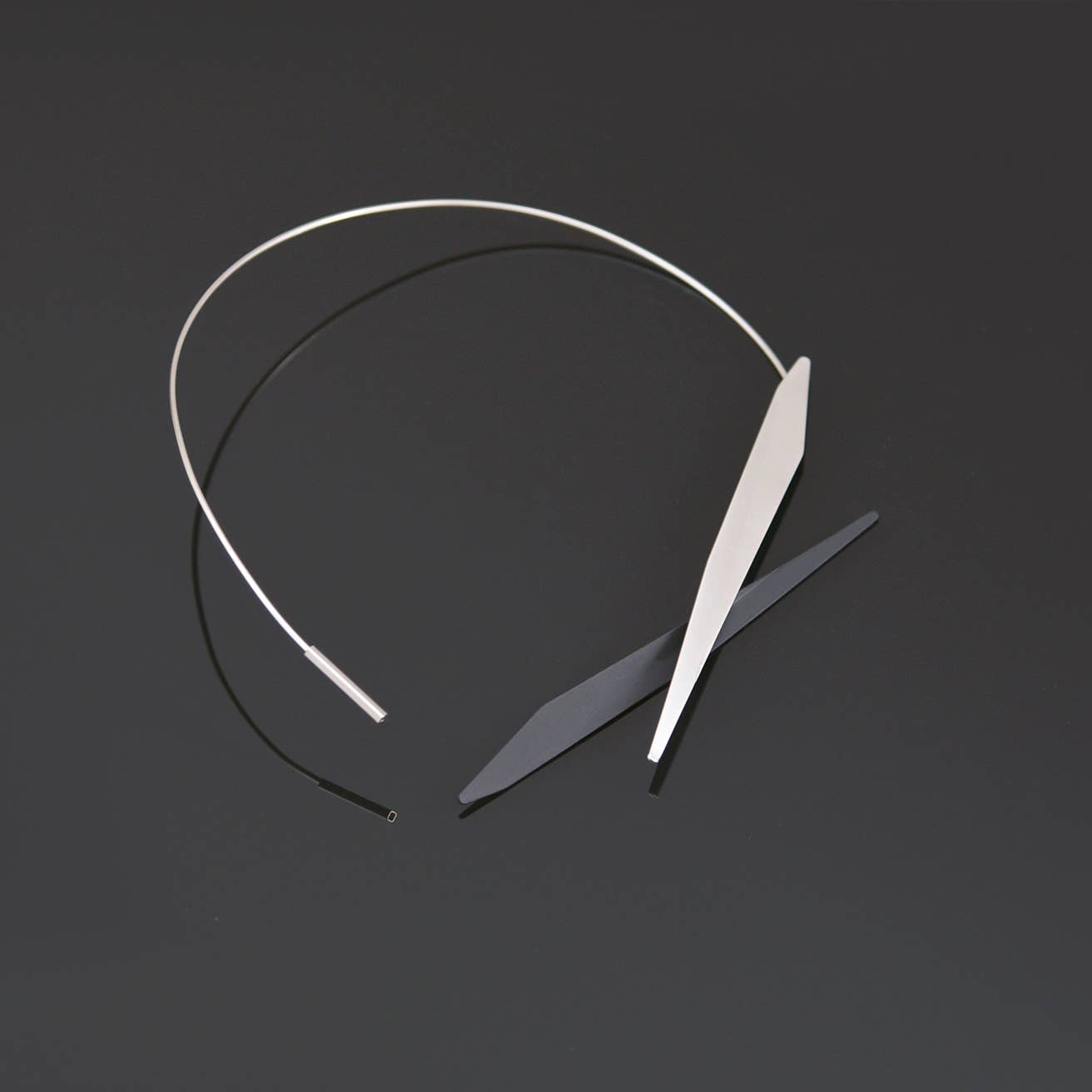 Quinn Neck Cuff: Black Silver