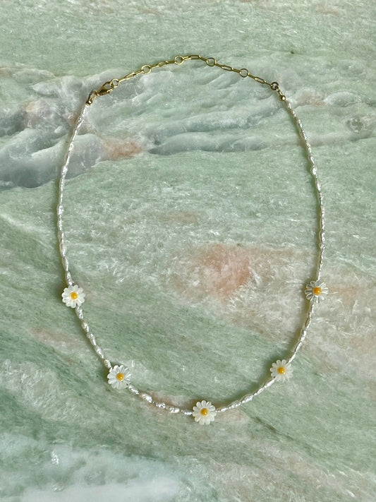 DORÉ Mother of Pearl Daisy Necklace